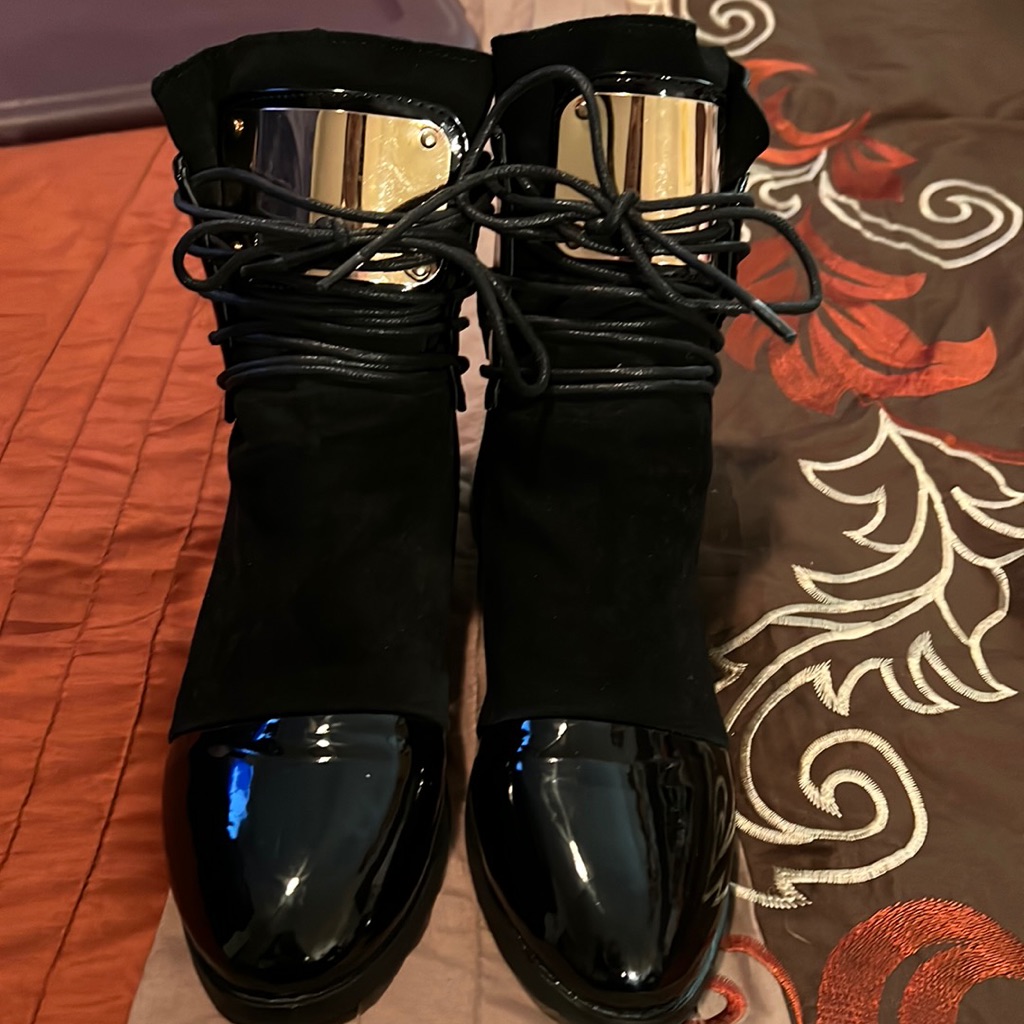 Nice Black Boot